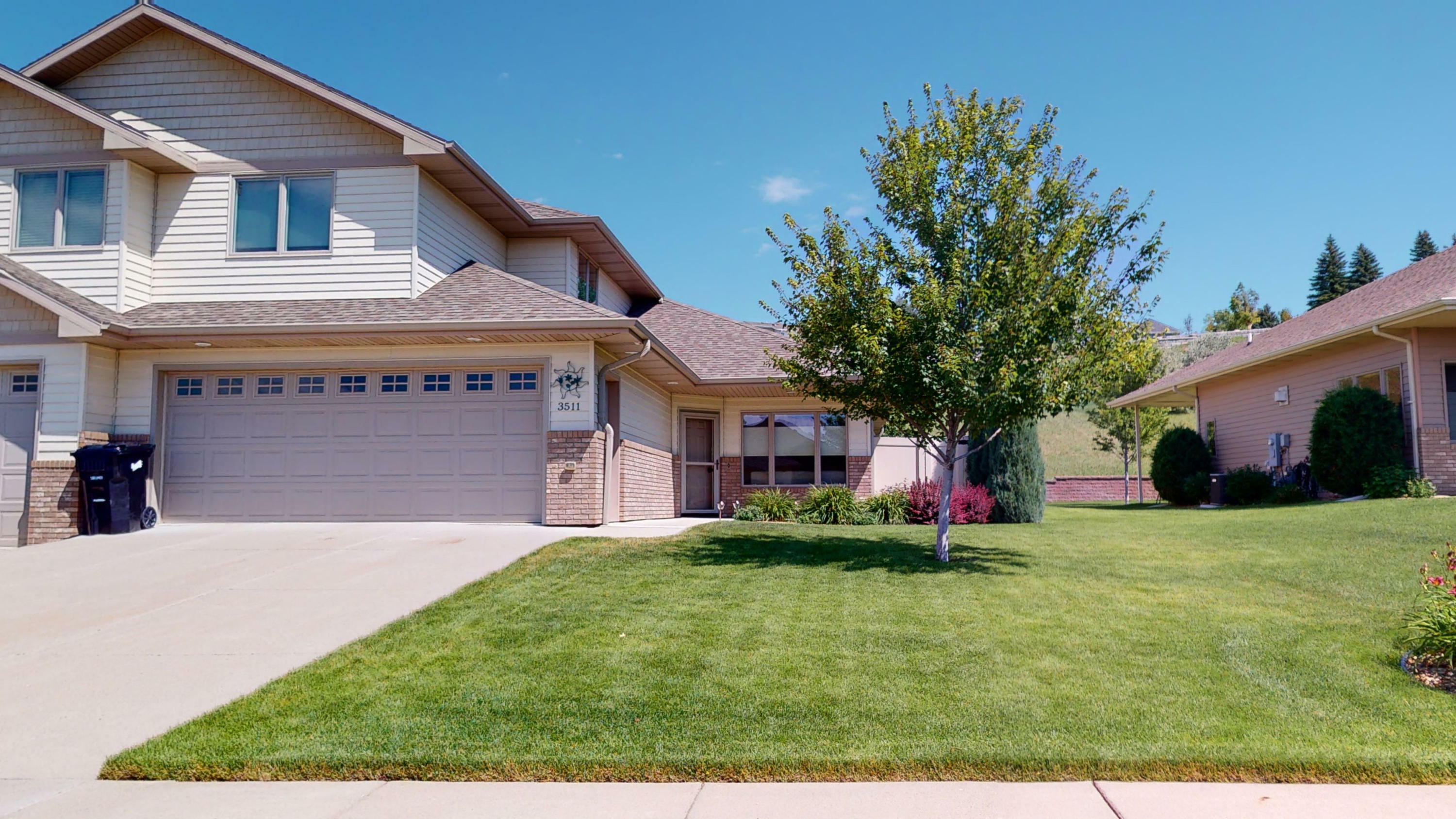 Property Photo:  3511 Chevelle Circle  ND 58503 