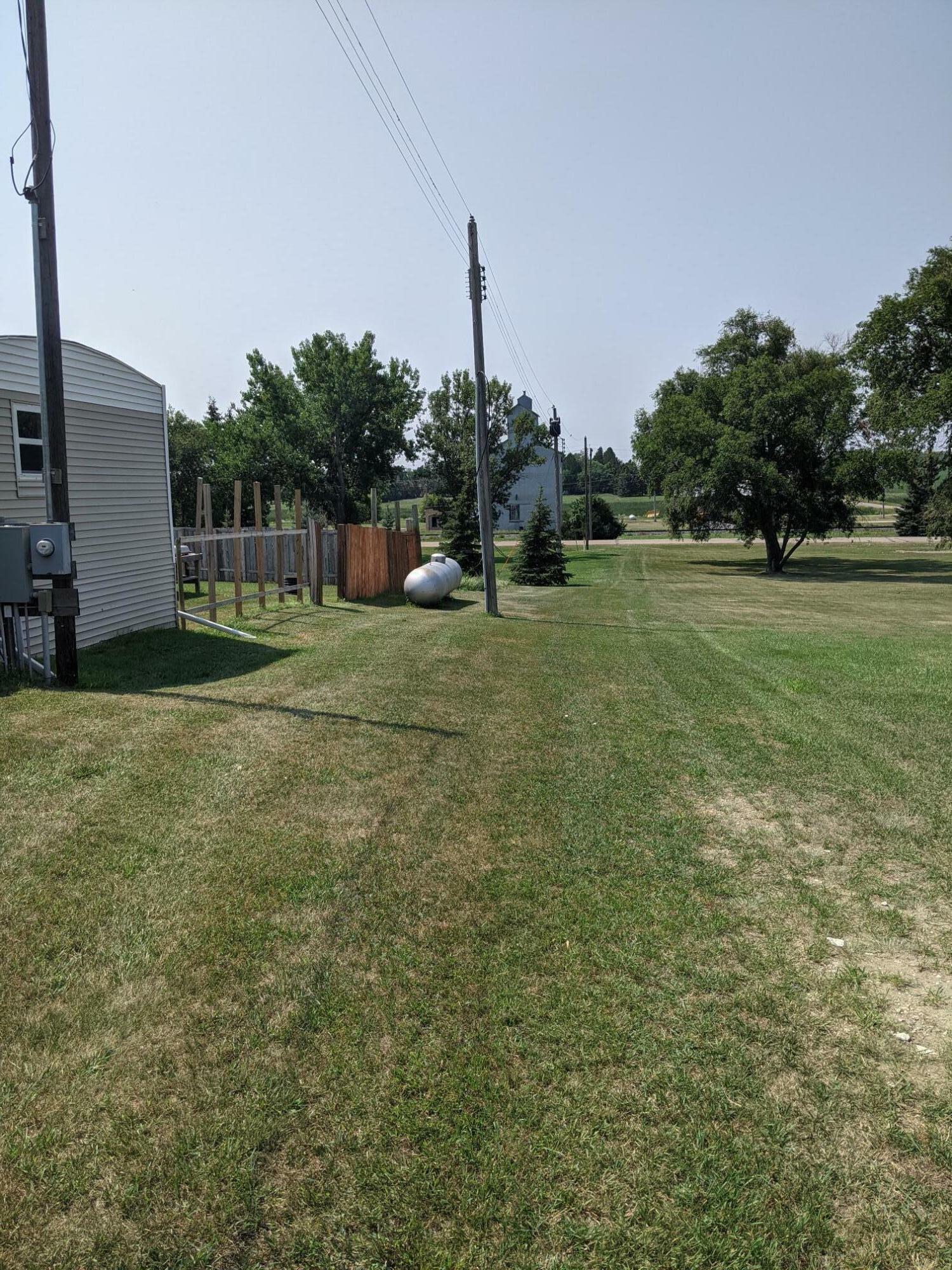 Property Photo:  108 1st Avenue N  ND 58524 