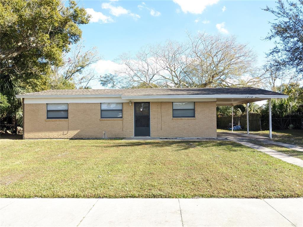 Property Photo: 1819 Lincoln Avenue FL 32771