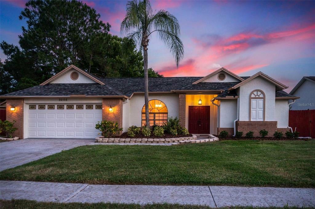 Property Photo: 2205 Lake Bay Way FL 33511