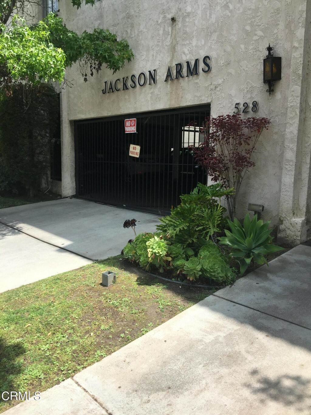 Property Photo: 528 N Jackson Street 309 CA 91206