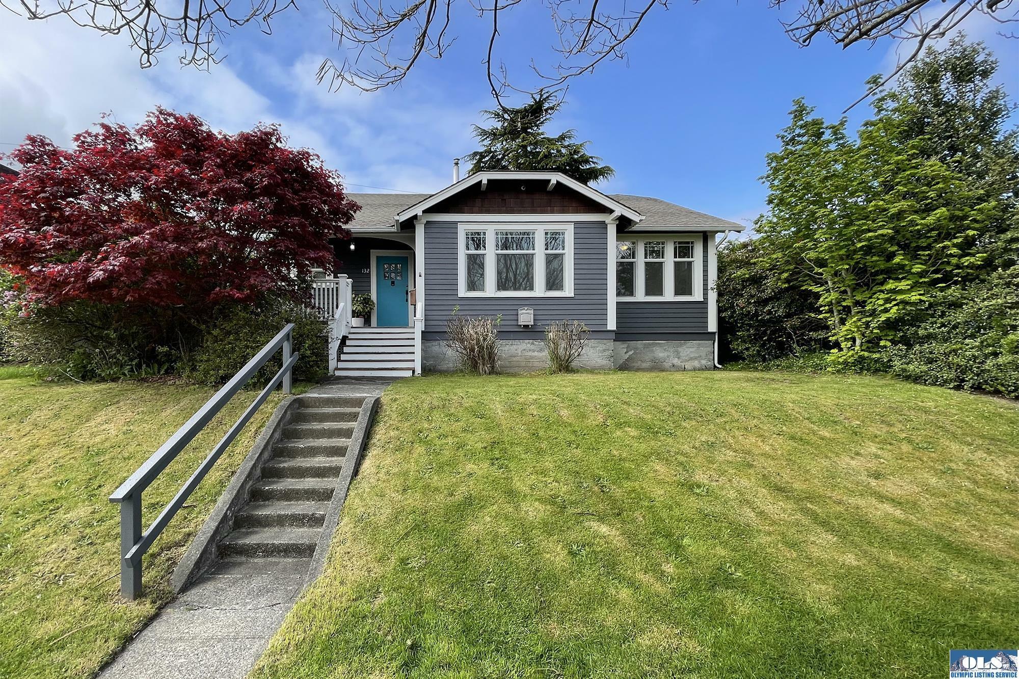 Property Photo:  132 W 14th Street 132 W. Fourteenth Street  WA 98362 