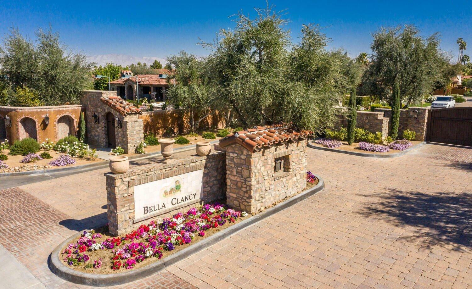 Property Photo: 5 Via L'Antico CA 92270