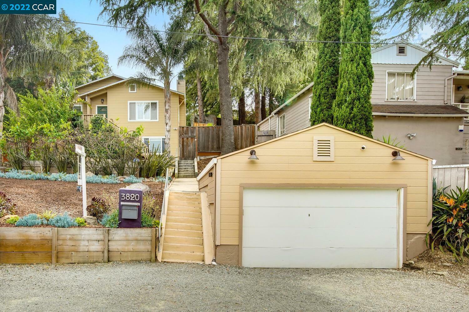 Property Photo:  3820 Delmont Ave  CA 94605 