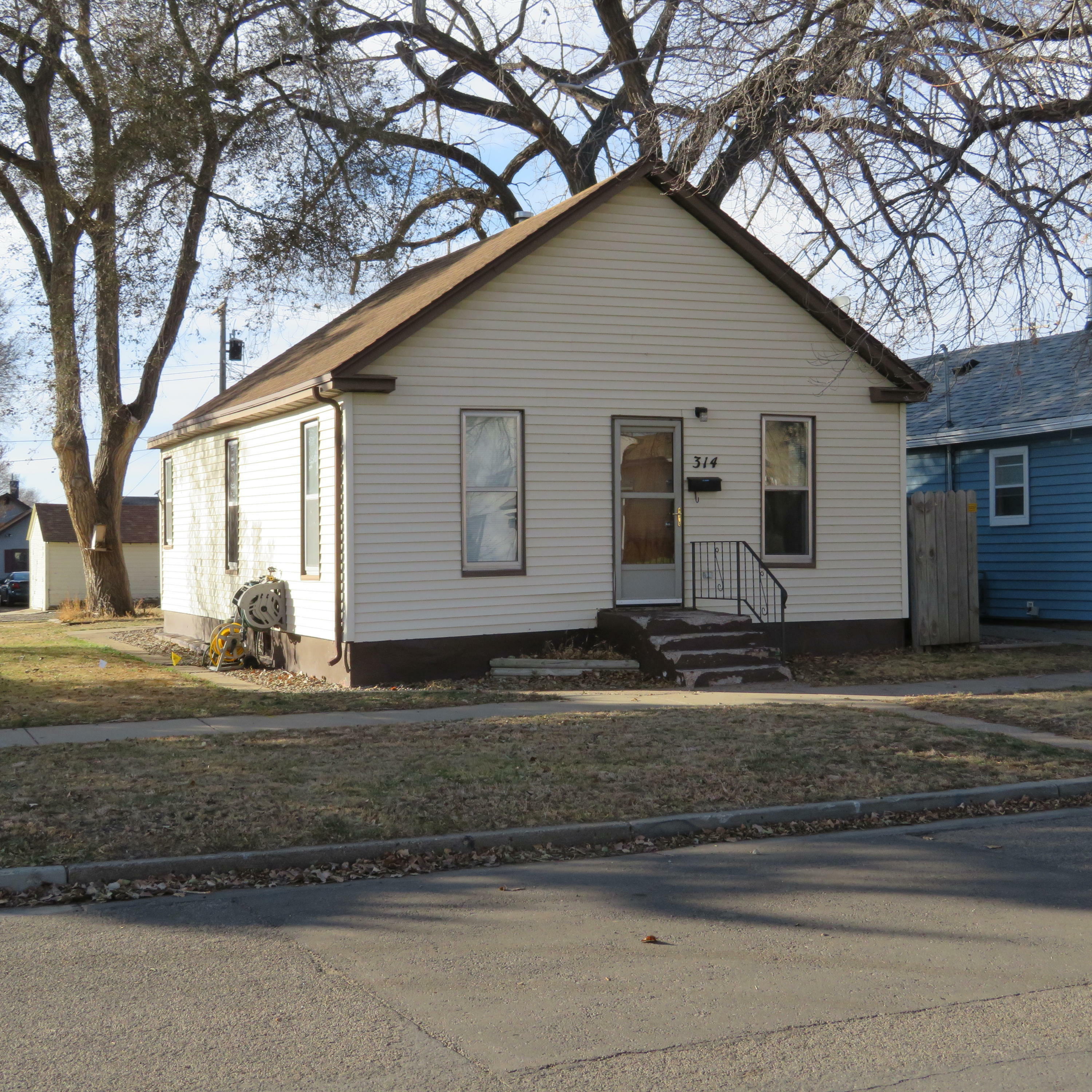 Property Photo:  314 S 10th Street  ND 58504 