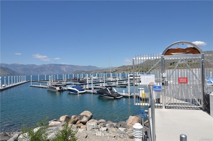 1350 W Woodin Avenue B16  Chelan WA 98816 photo