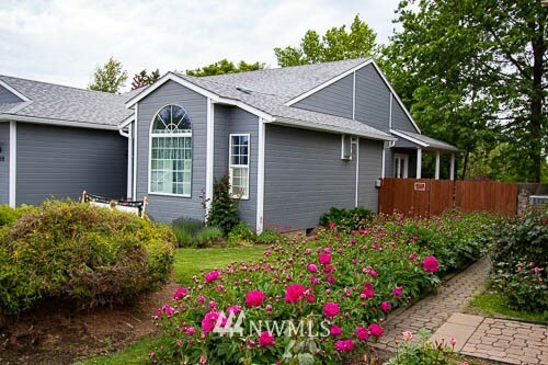 Property Photo:  859 SE Sentry Drive  WA 99324 