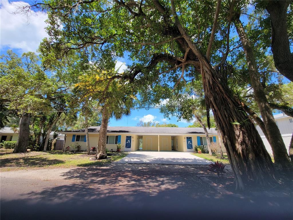 Property Photo: 6536 Peacock Road FL 34242