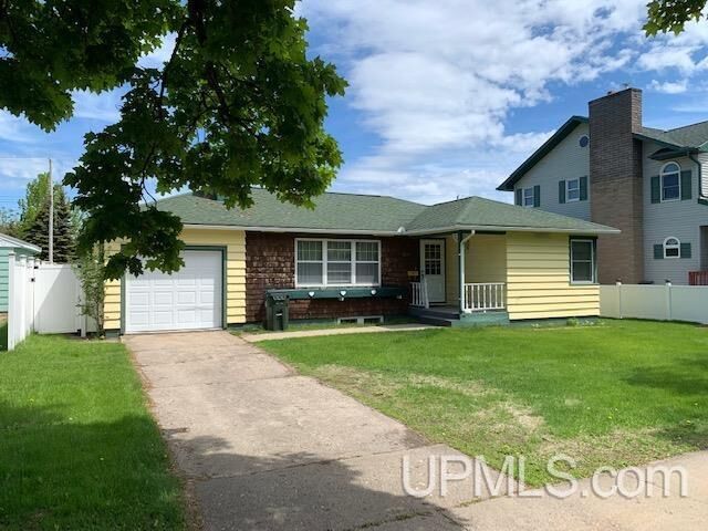 2010 S 5th  Escanaba MI 49829 photo