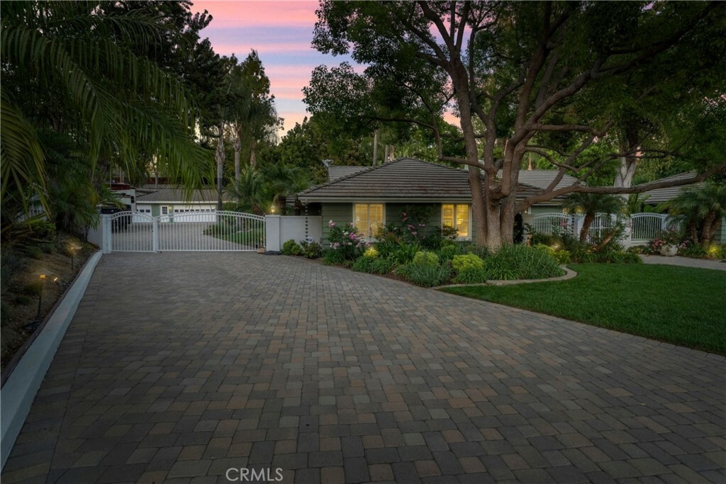 Property Photo: 9340 Monte Puesto Drive CA 90603