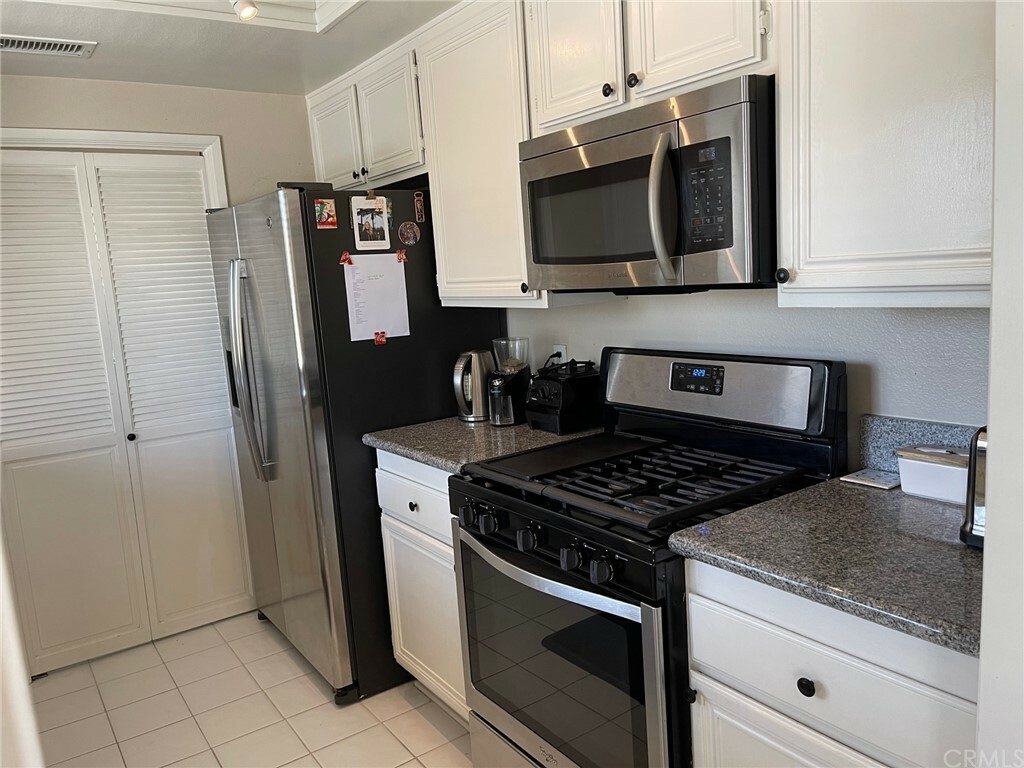 Property Photo:  67 Bramble Lane 106  CA 92656 