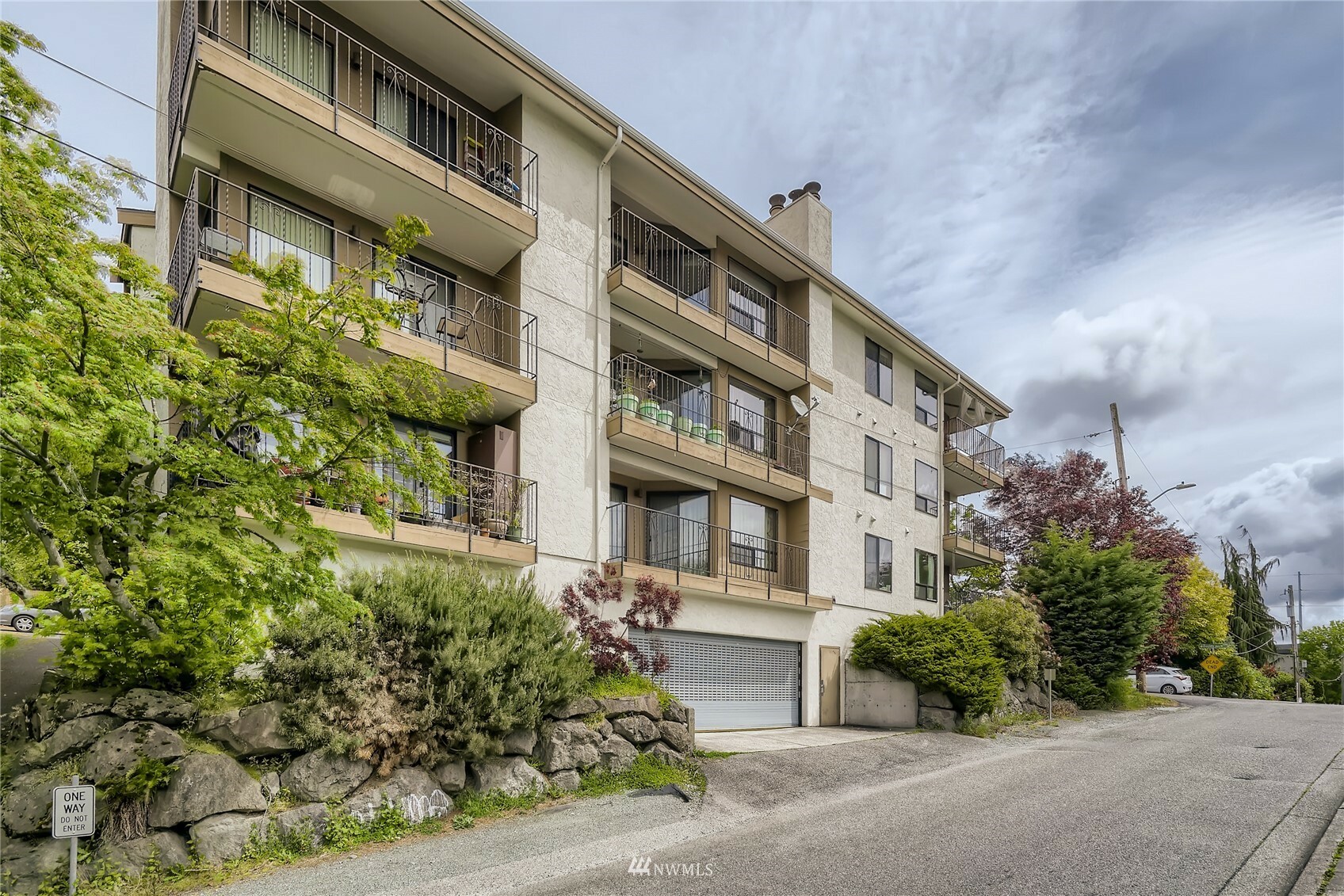 Property Photo: 10601 Bagley Avenue N 304 WA 98133