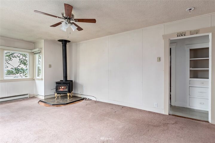 Property Photo: 811 &Amp 825 SE Pasek Street WA 98277