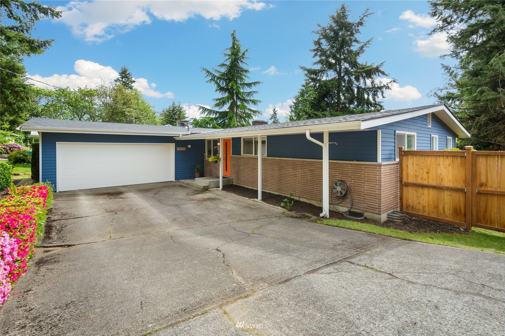 Property Photo:  21605 100th Avenue SE  WA 98031 