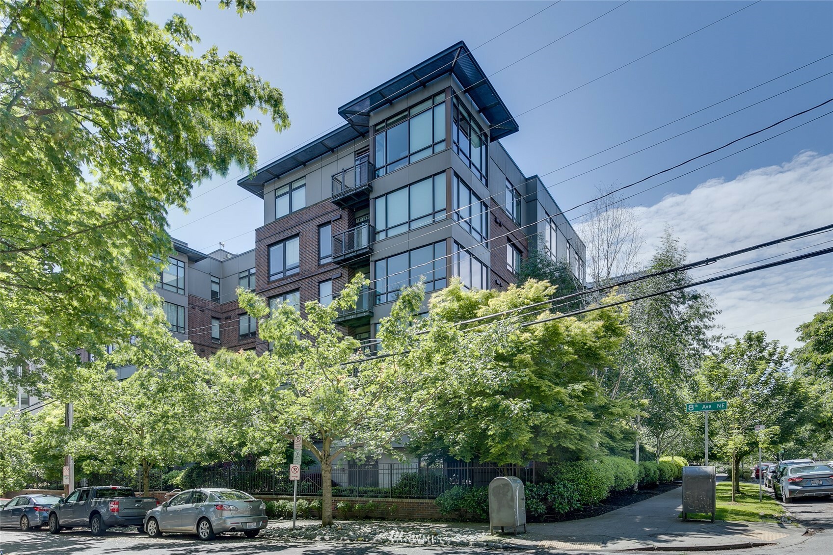 Property Photo: 4547 8th Avenue NE 411 WA 98015