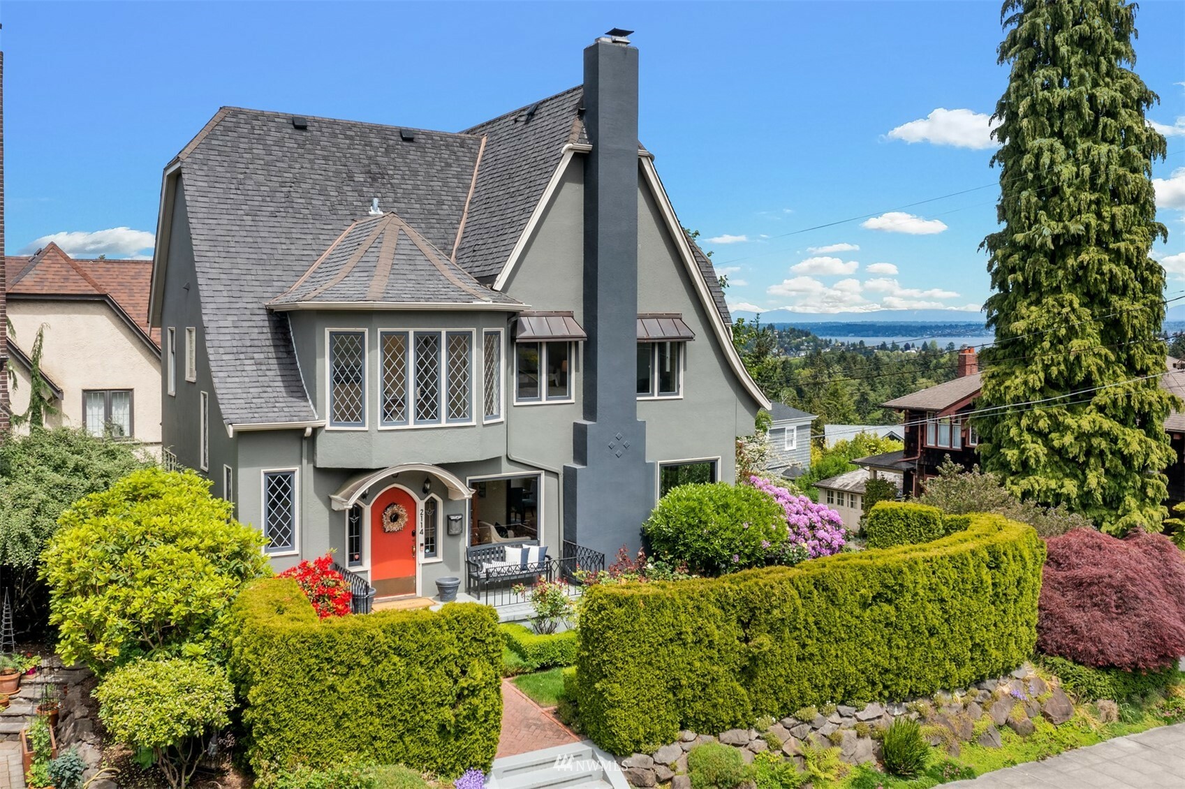 Property Photo:  2114 E Crescent Drive  WA 98112 