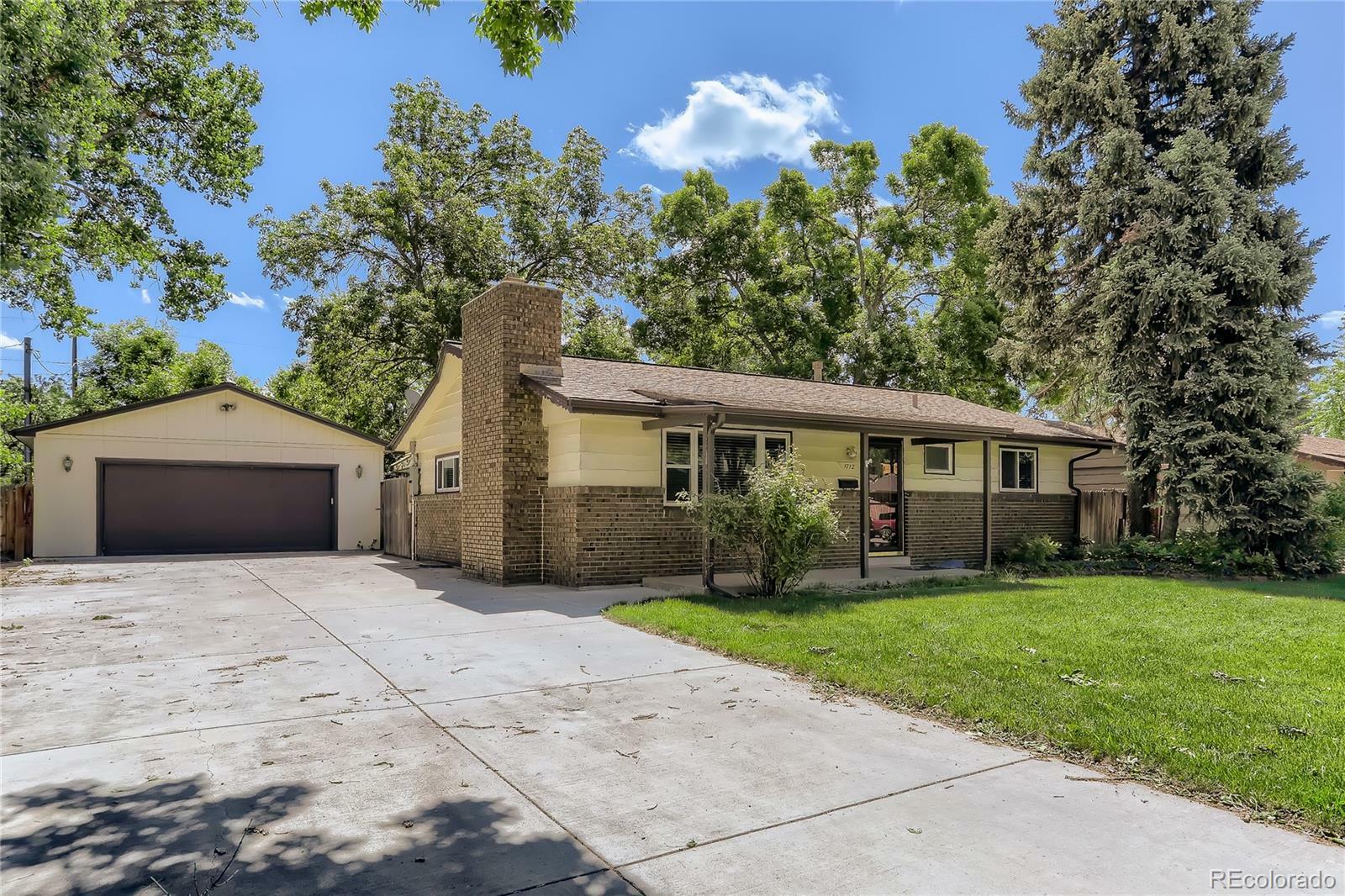 Property Photo:  1712 S Dudley Court  CO 80232 