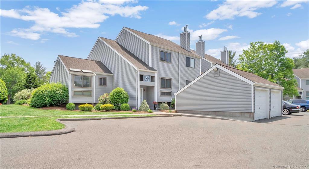 Property Photo: 8 Crossroads Lane 8 CT 06033