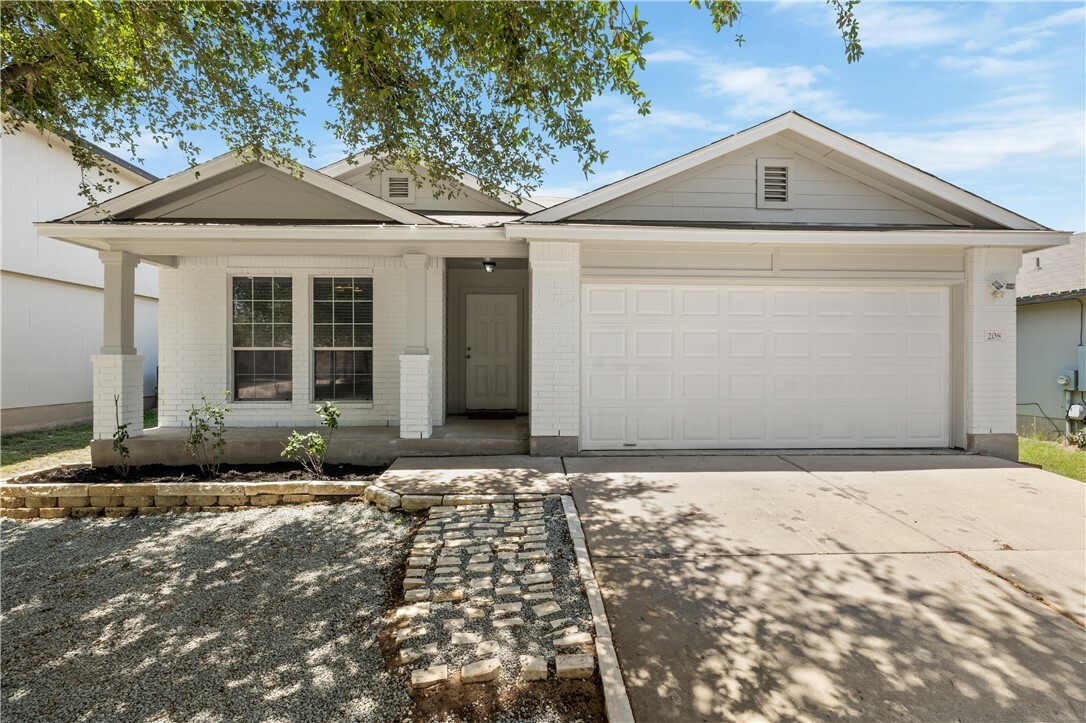 Property Photo:  208 Altamont Street  TX 78634 