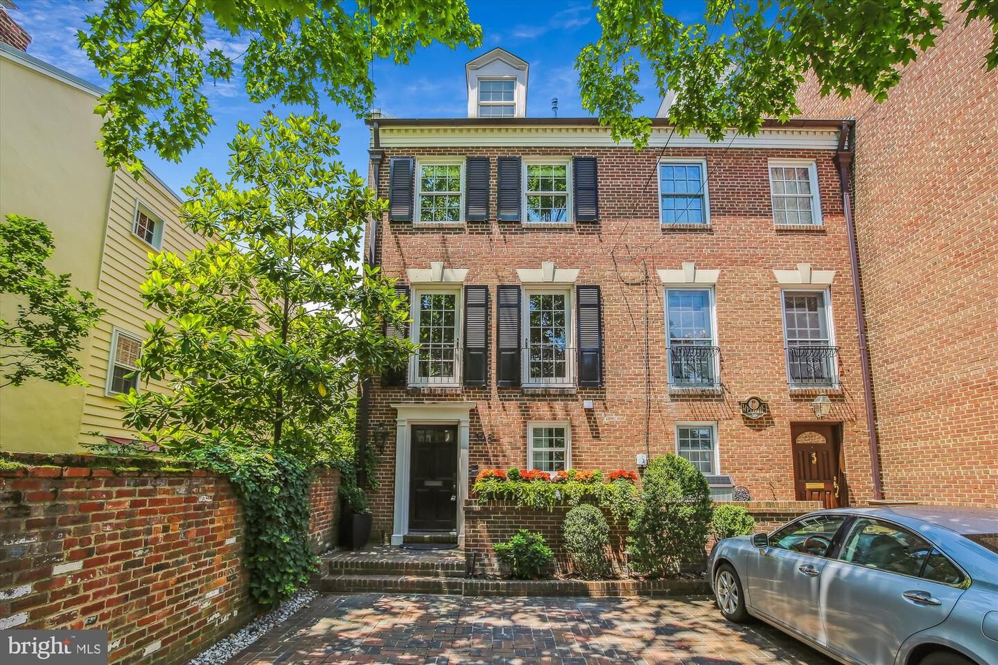 Property Photo:  308 N Pitt Street  VA 22314 