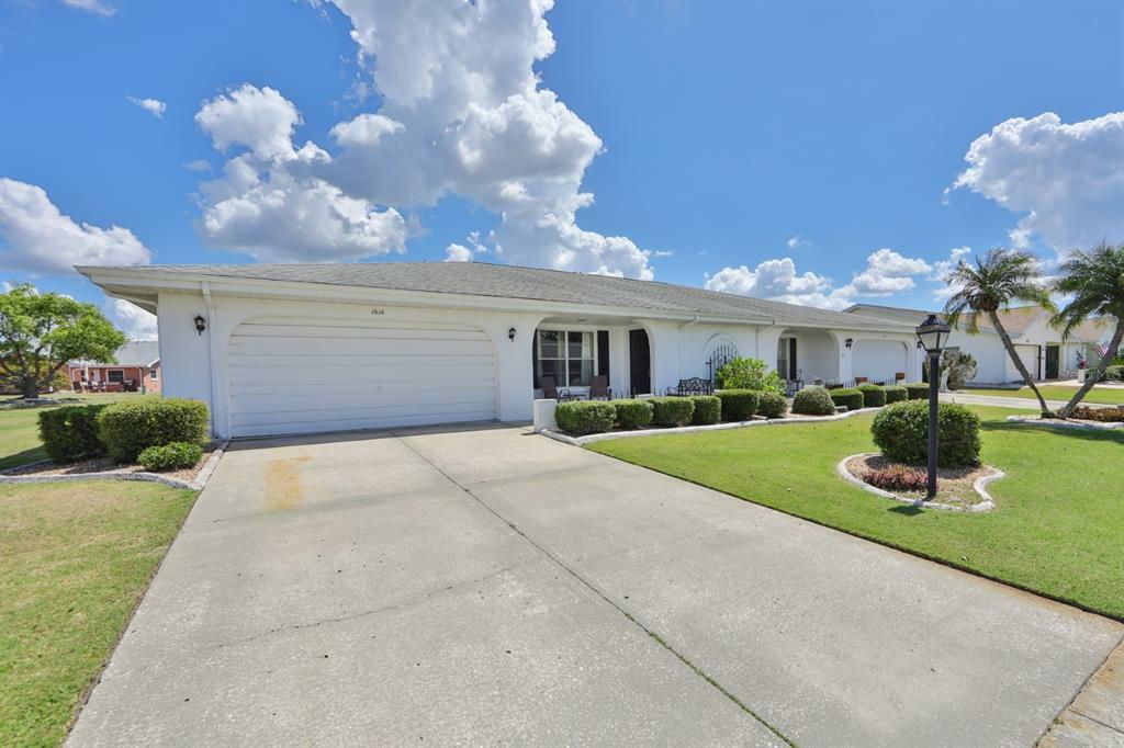 Property Photo:  1614 Bentwood Drive  FL 33573 