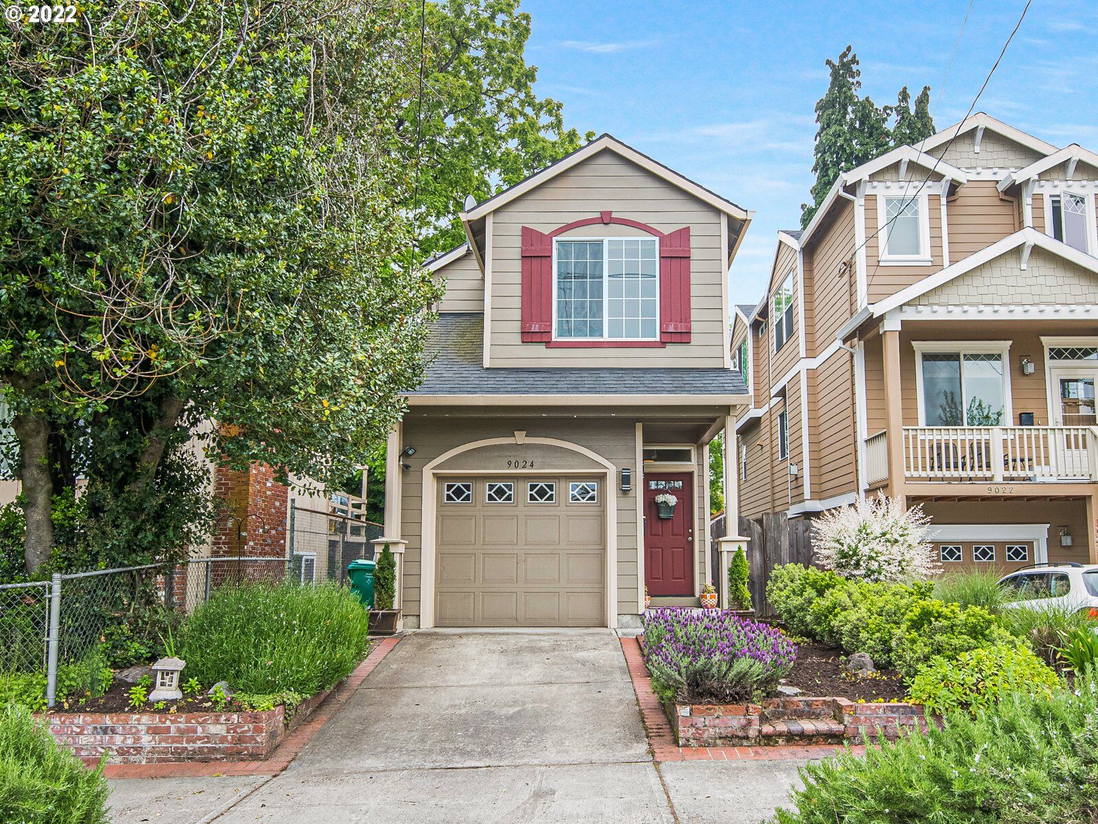 Property Photo: 9024 N Tyler Ave OR 97203
