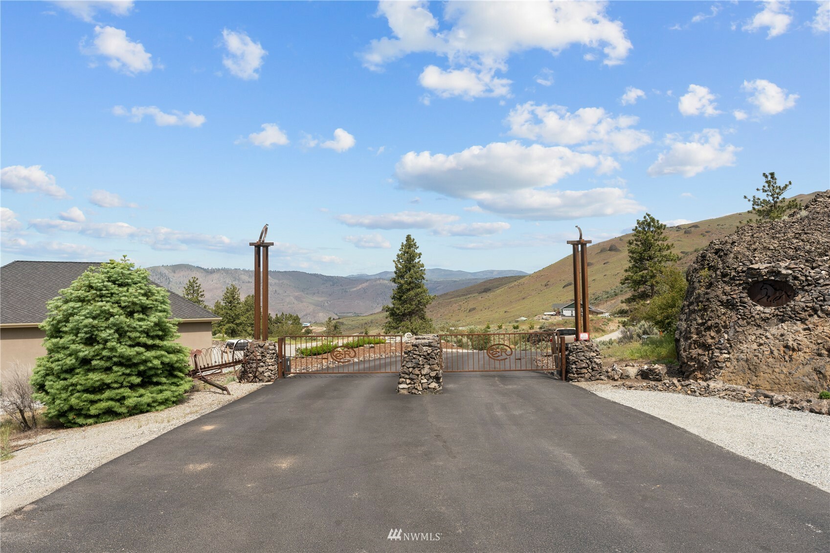 Property Photo: 30 Corral Creek Drive WA 98843