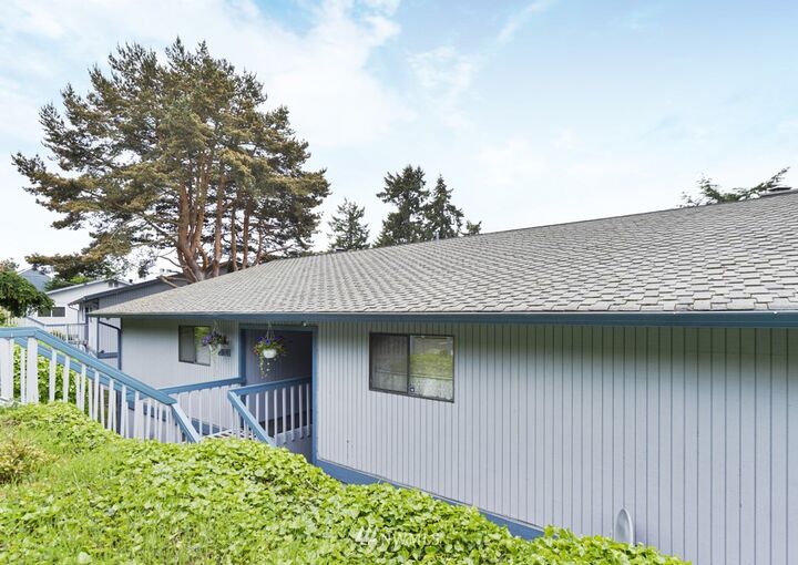 Property Photo:  28641 16th Avenue S E  WA 98003 