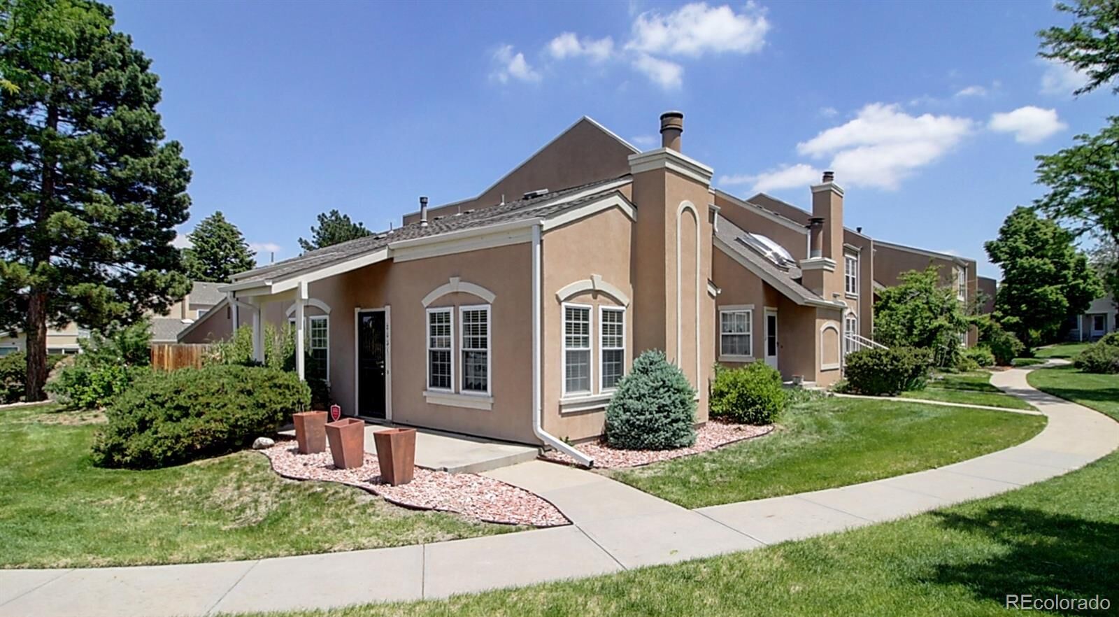 Property Photo: 2831 S Vaughn Way CO 80014