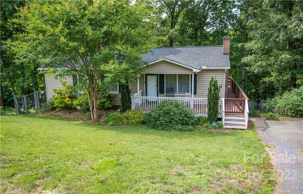 Property Photo: 802 Skie Circle SE NC 28690