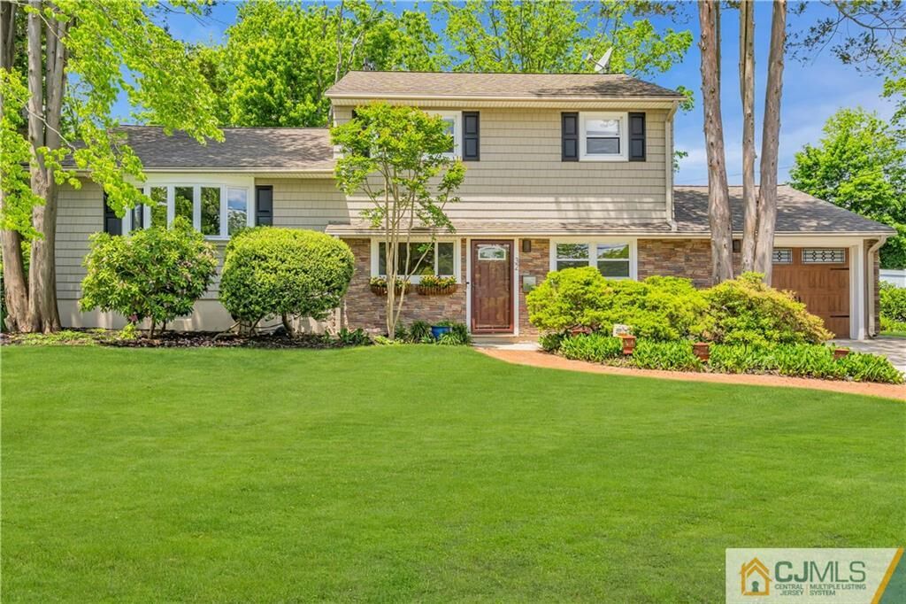 Property Photo:  32 Winton Road  NJ 08816 