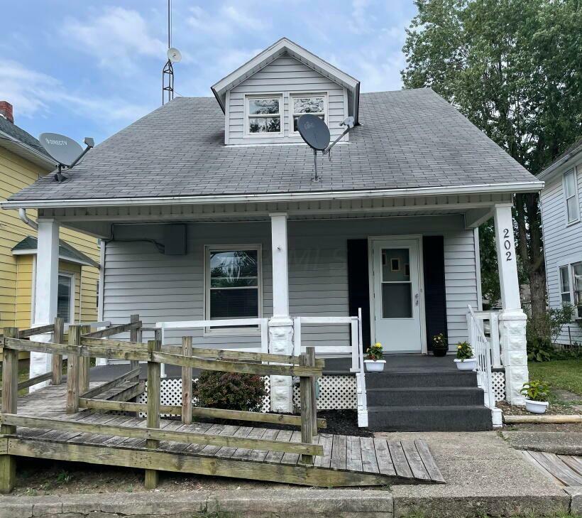 Property Photo: 202 N Seffner Avenue OH 43302