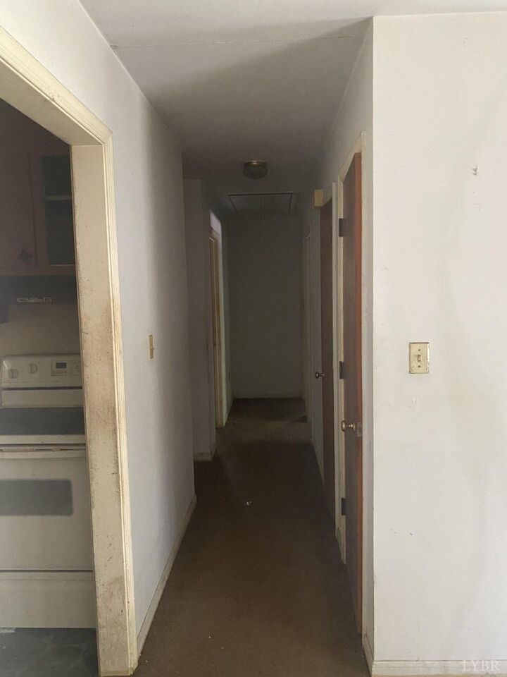 Property Photo:  519 S Azalea Rd  VA 23805 