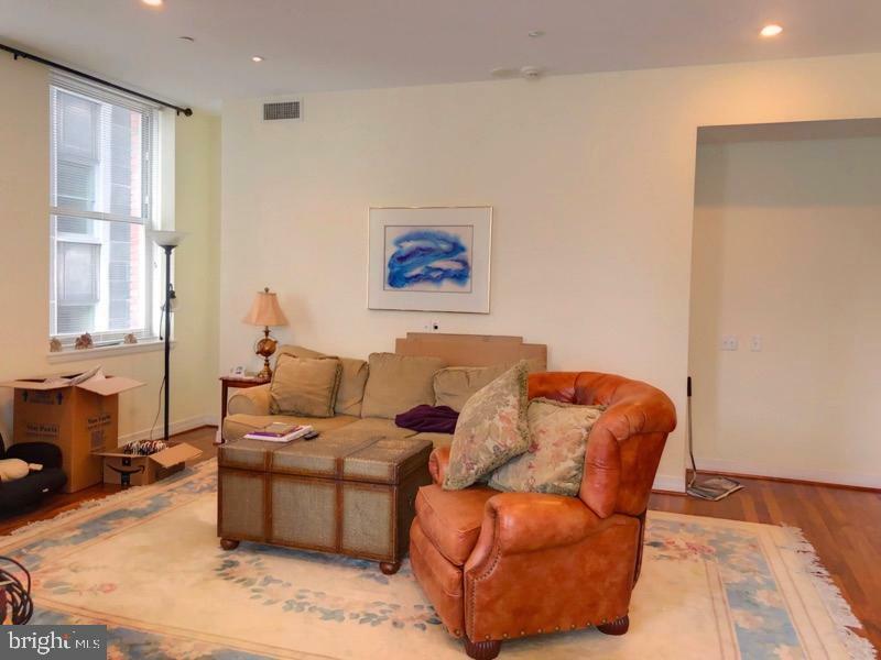 Property Photo: 1600 Arch Street 18 818 PA 19103