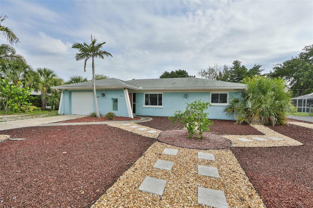 Property Photo:  6614 1st Avenue W  FL 34209 