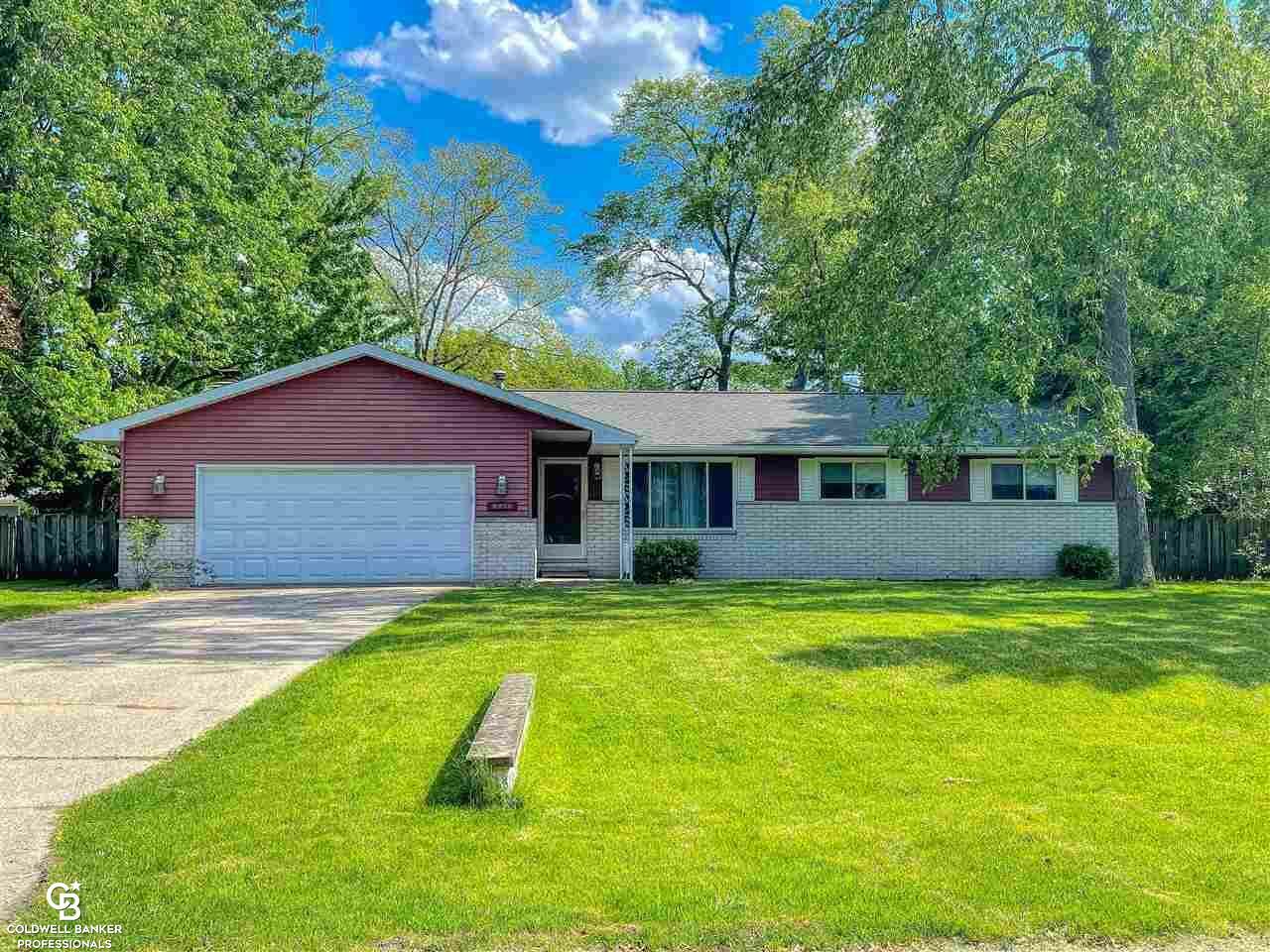 Property Photo:  3219 N Shoreview Dr  MI 48059 