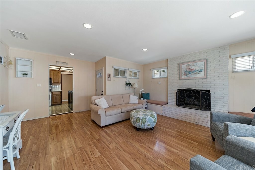 Property Photo:  5913 Fairman Street  CA 90713 