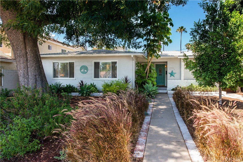 Property Photo:  17151 Sherman Way  CA 91406 