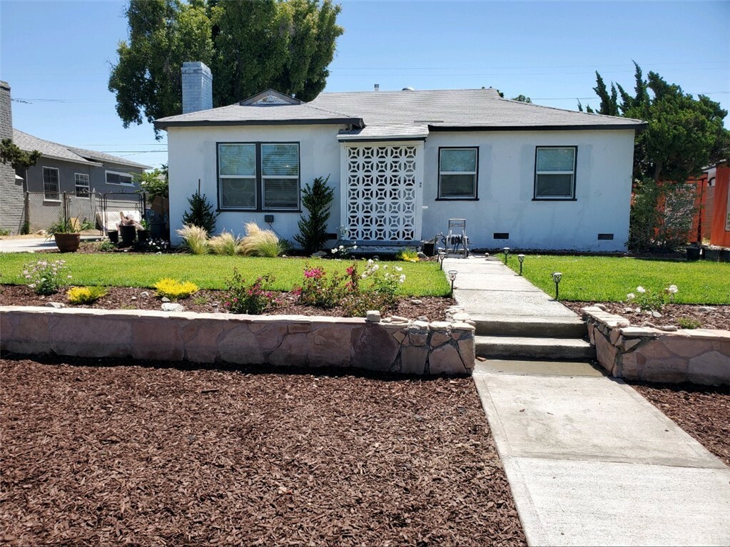 Property Photo:  8106 Vantage Avenue  CA 91605 