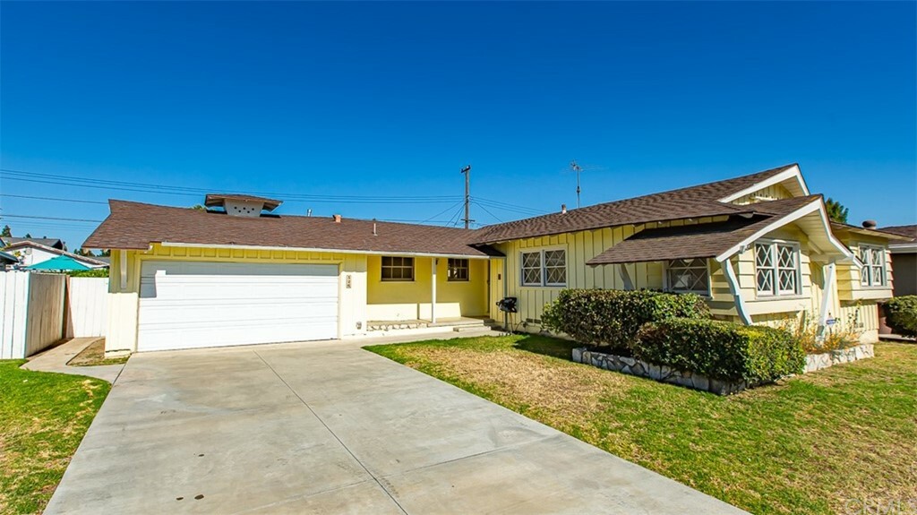 Property Photo:  526 S Dustin Place  CA 92806 