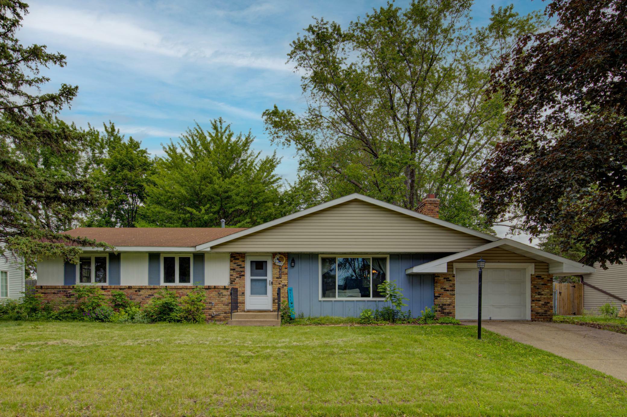 Property Photo: 925 Duchess Lane MN 55124