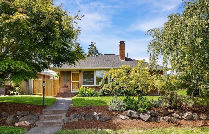 2211 45th Avenue SW  Seattle WA 98116 photo