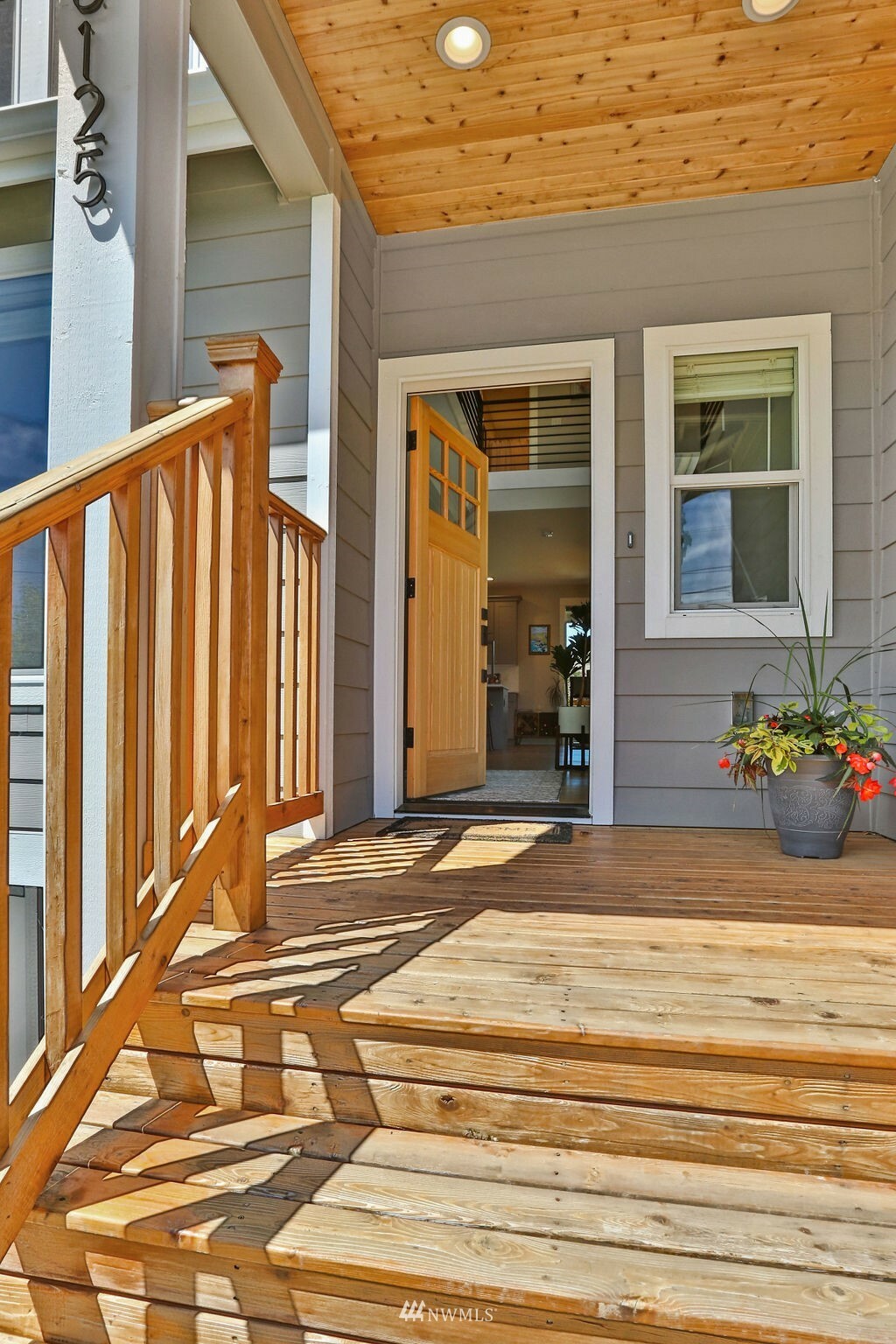 Property Photo: 8125 Olmstead Avenue SE WA 98065