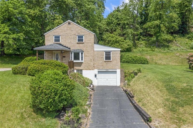 Property Photo:  636 Pennwood Dr  PA 15235 