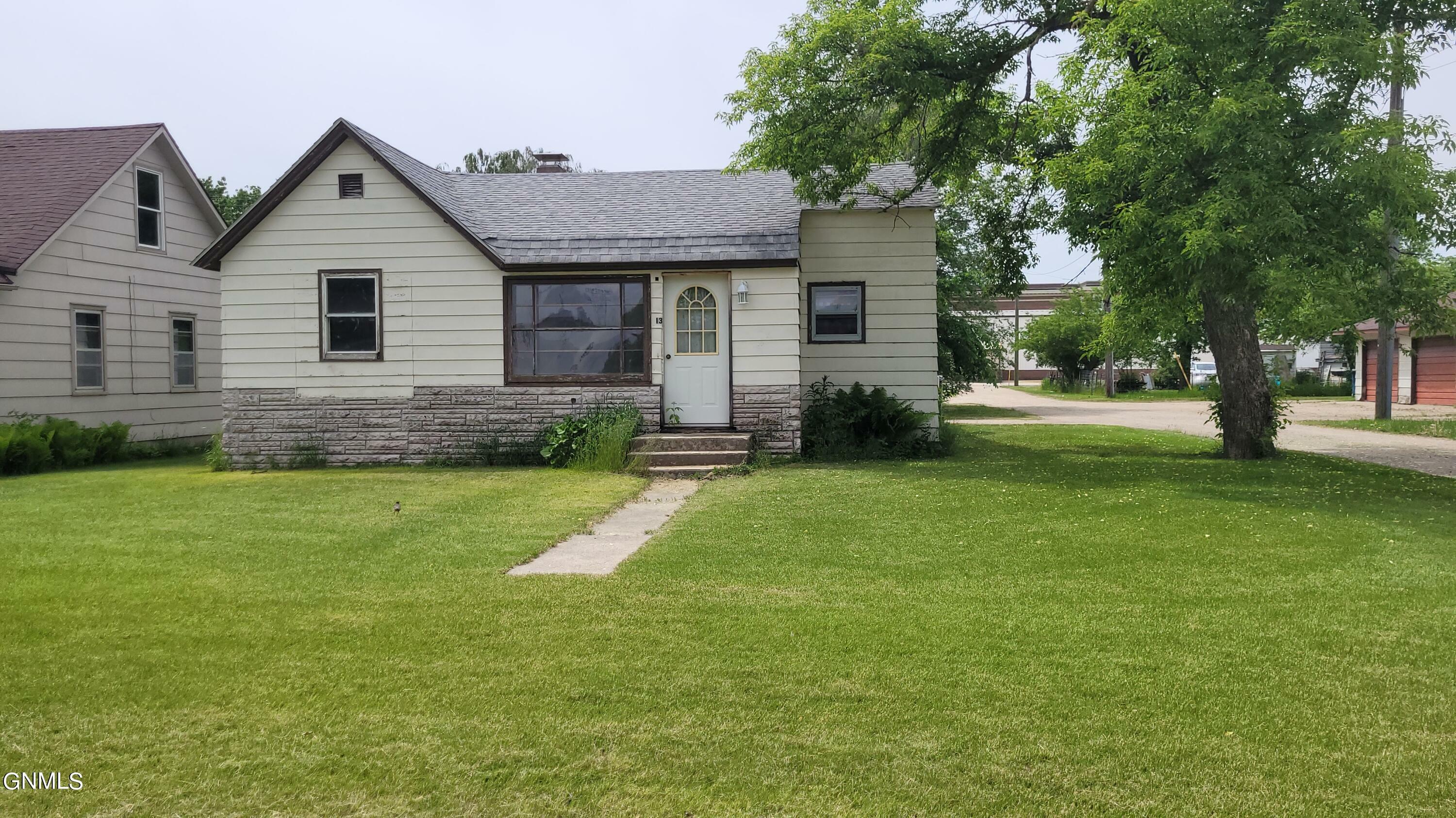 Property Photo:  13 10th Street S  ND 58474 