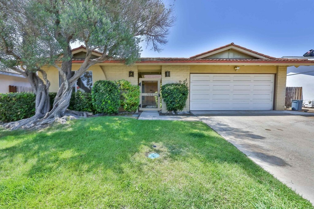 Property Photo:  7023 Rockglen Avenue  CA 92111 