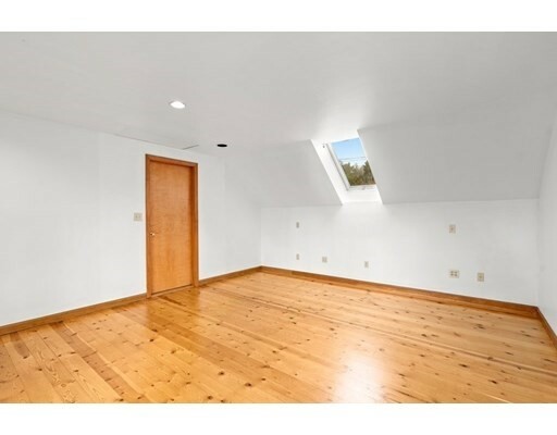 Property Photo:  270 North Ave  MA 02493 