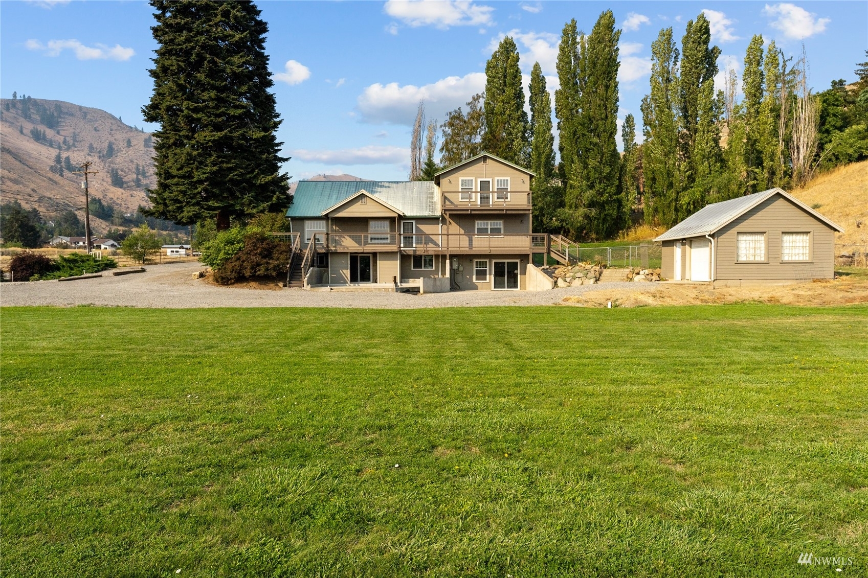 Property Photo:  525 Sage Hills Drive  WA 98801 