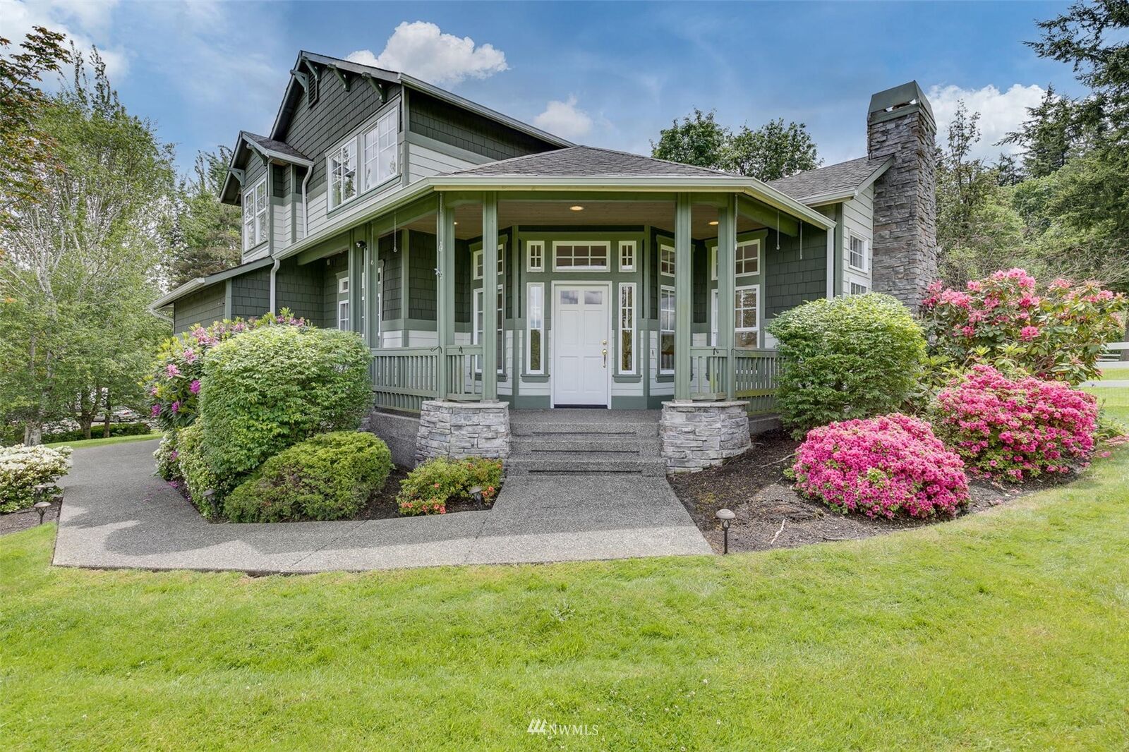 Property Photo: 8712 144th Drive SE WA 98290