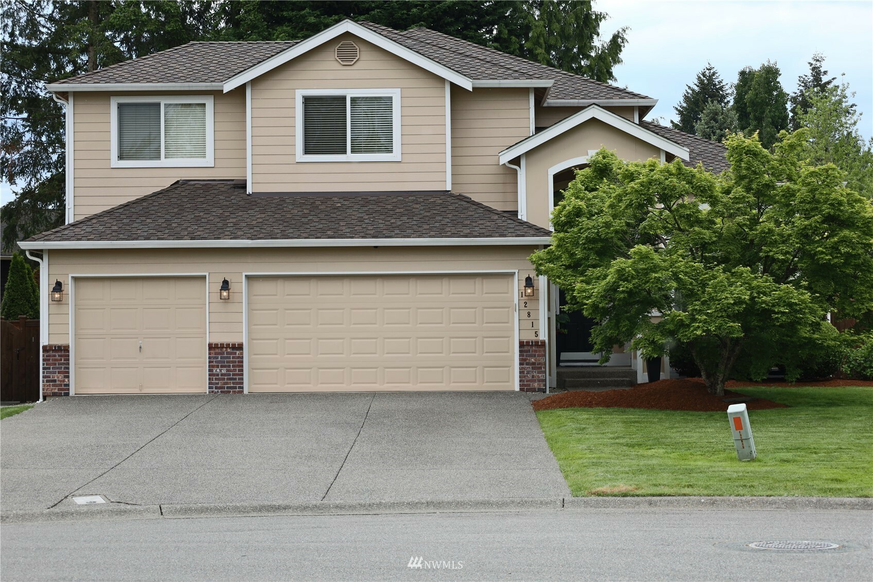 Property Photo:  12815 SE 223rd Place  WA 98031 